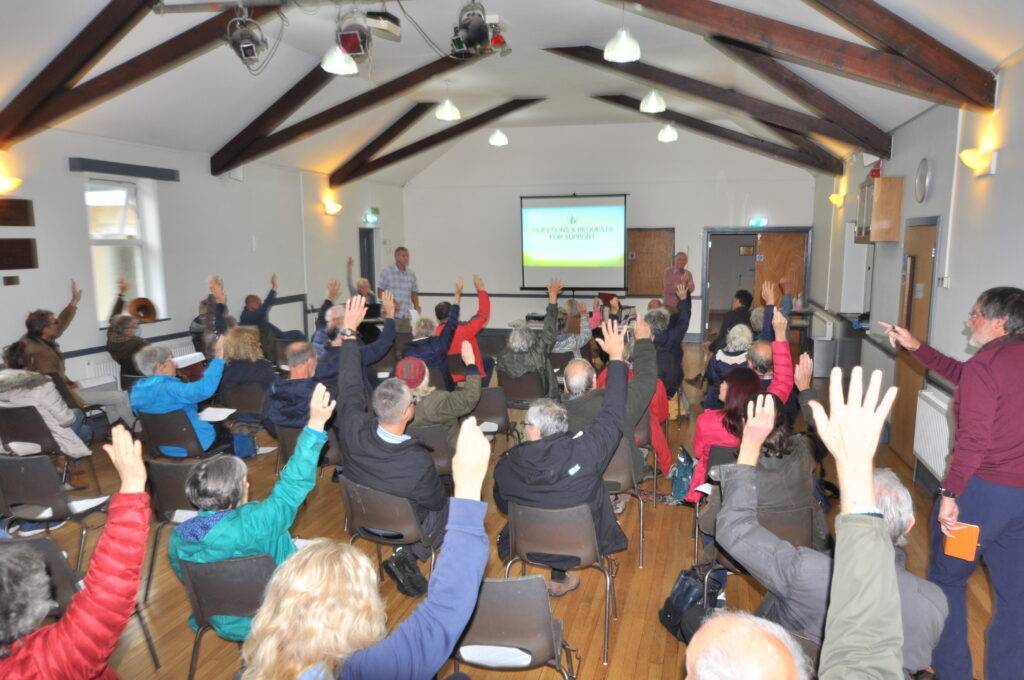 Show of hands at SCLT Special Public Meeting